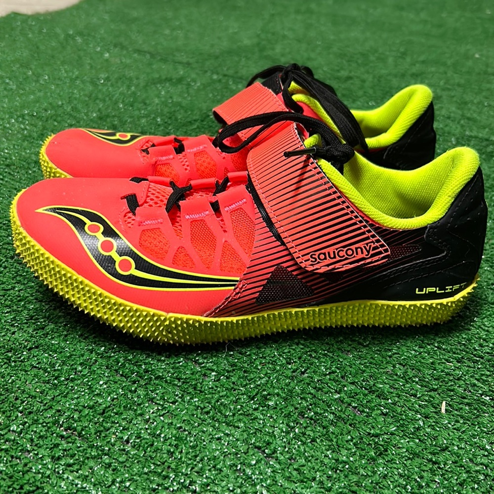 Saucony uplift High Jump Cleat.Size 6.5 unisex